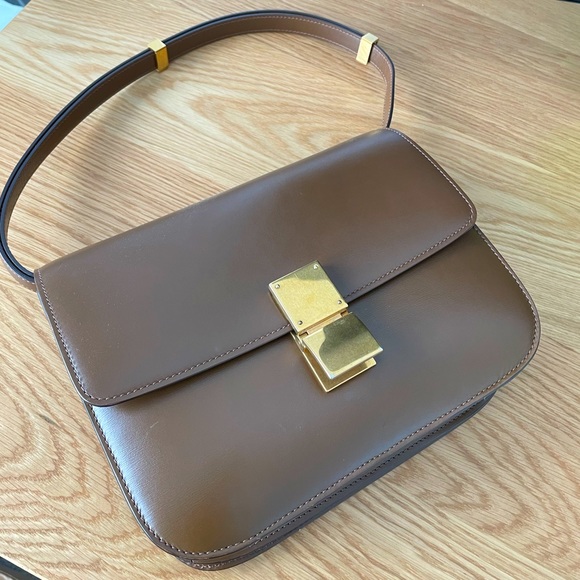 CELINE MEDIUM CLASSIC BAG IN BOX CALFSKIN
CAMEL - Picture 1 of 13